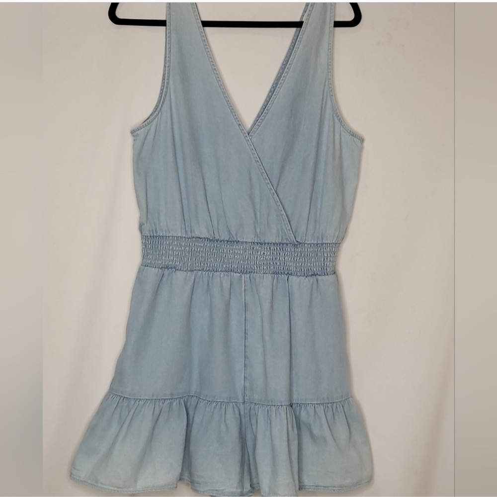 AMERICAN EAGLE CHAMBRAY DENIM ROMPER SZ L